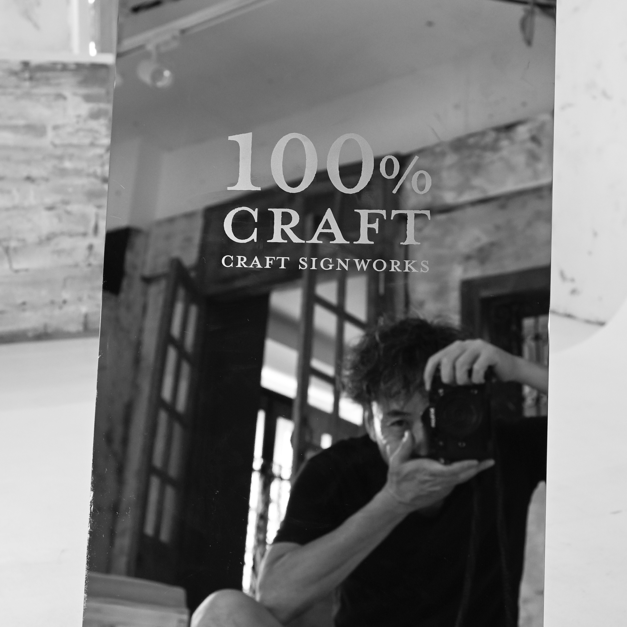 おしゃれなA型スタンド看板　鏡面　屋外用 (1)